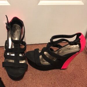 Qupid🥳HP🥳Black and Hot Pink Women's Wedge Sandals